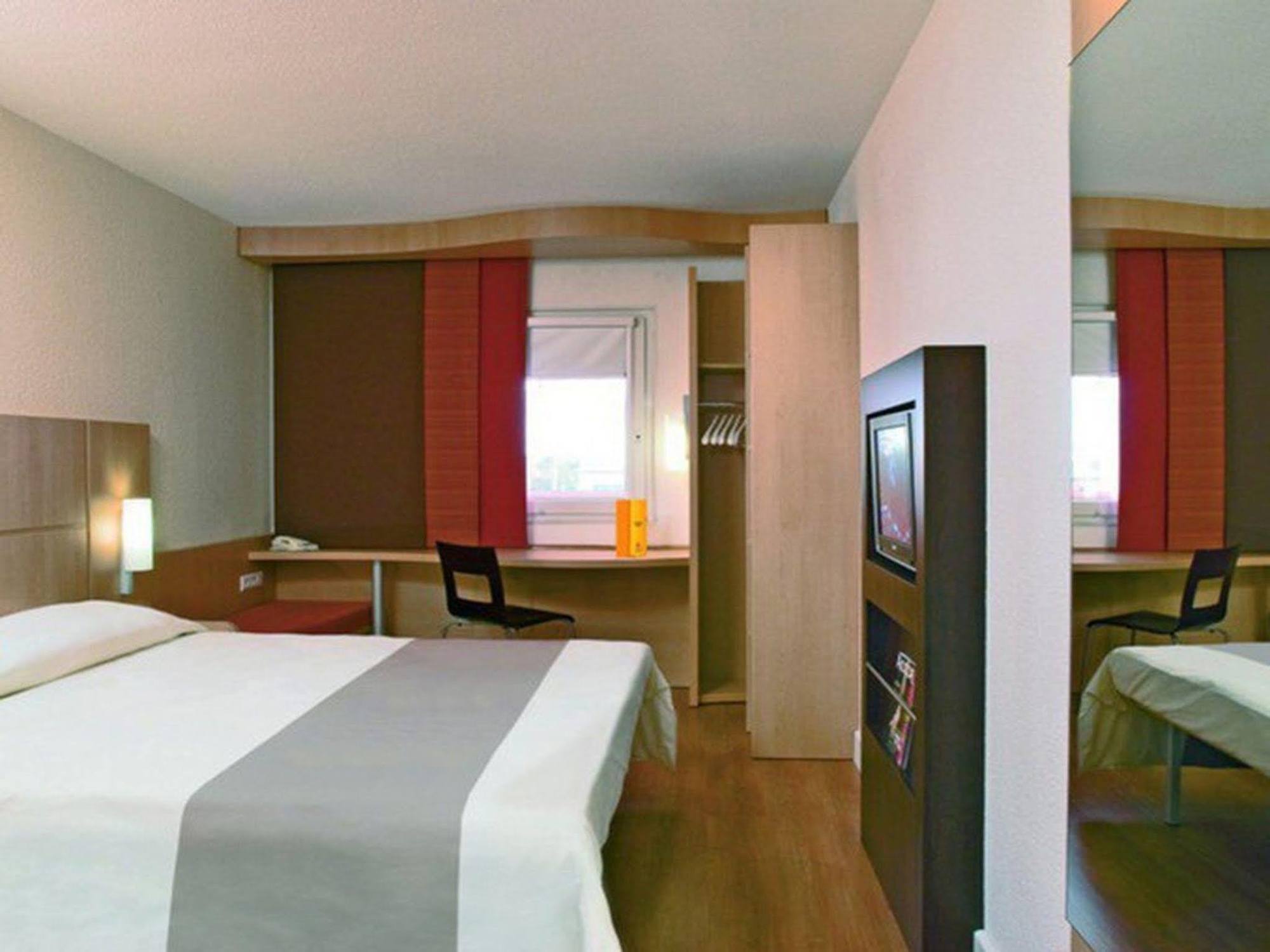 Hotel Ibis Shenyang Tiexi Екстериор снимка