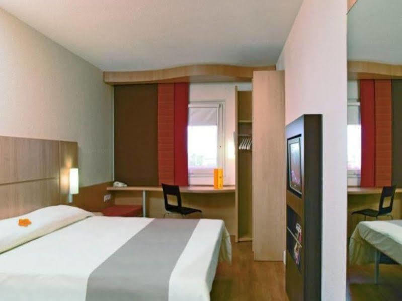 Hotel Ibis Shenyang Tiexi Екстериор снимка