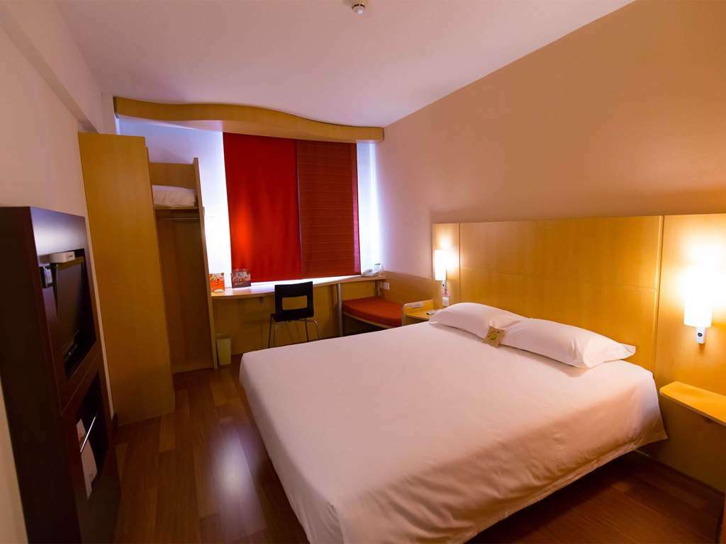 Hotel Ibis Shenyang Tiexi Стая снимка